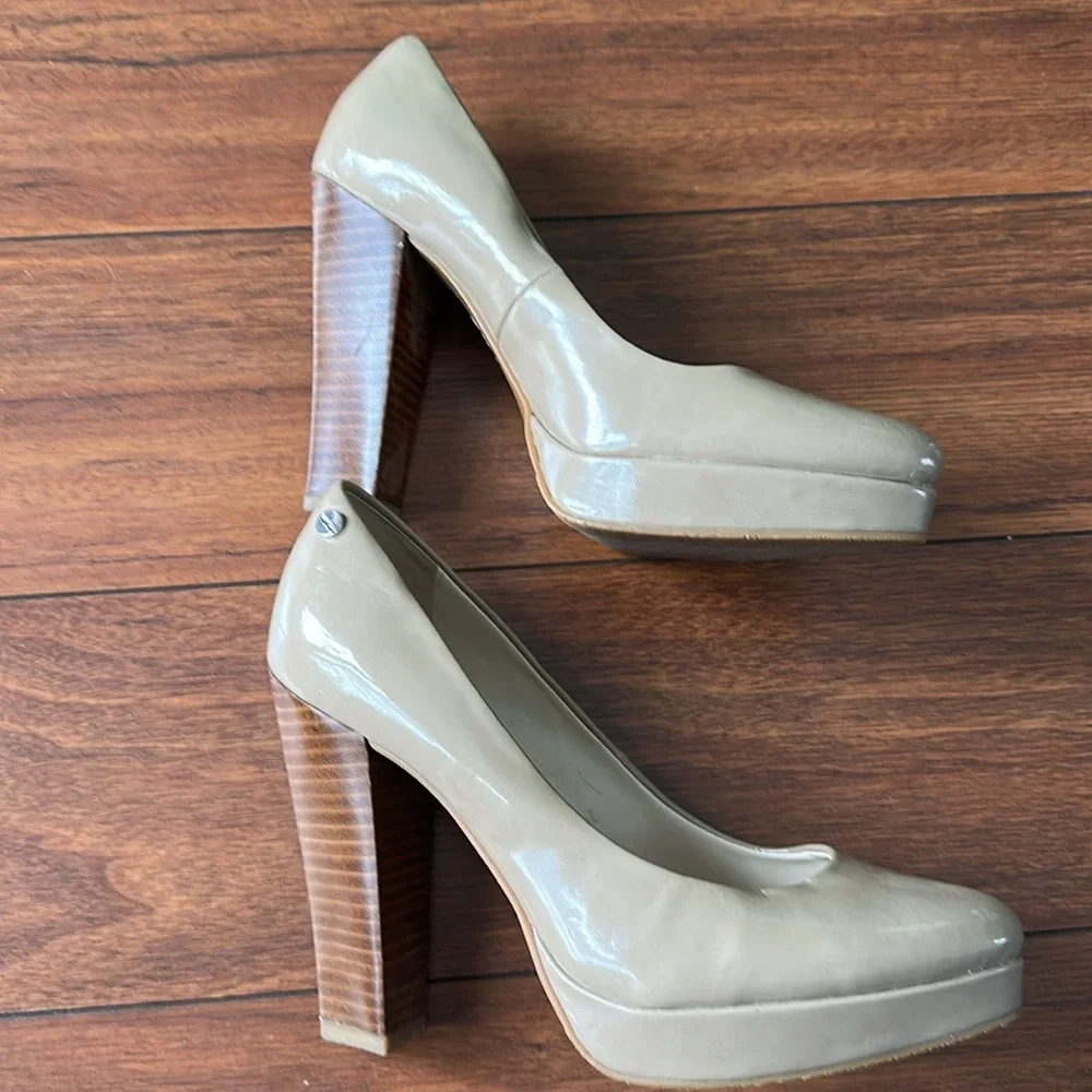 👠👠EUC Calvin Klein High Heeled Platform Shoes👠👠